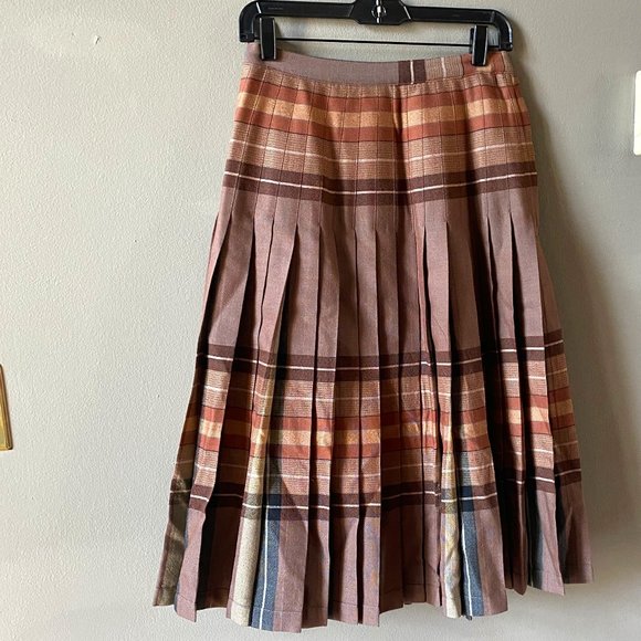 HIGHLAND QUEEN Vintage Reversible, Pleated Skirt; EUC - Picture 2 of 8